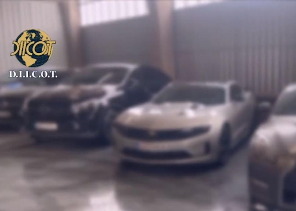 Actorul Vlad Marinescu, reținut alături de alţi 10 suspecţi în ancheta care vizează clubul The Buddhist. Maşini de lux, confiscate  1049695