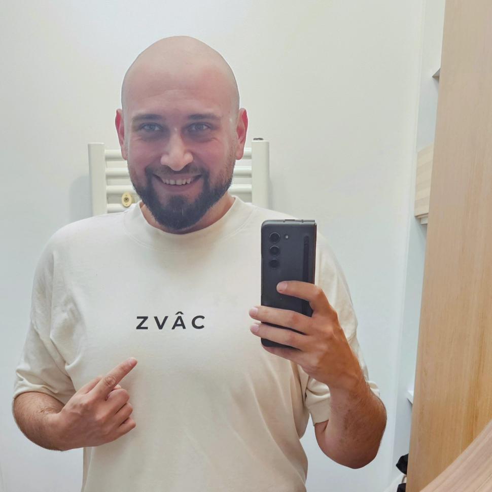 Actorul Vlad Marinescu, reținut alături de alţi 10 suspecţi în ancheta care vizează clubul The Buddhist. Maşini de lux, confiscate  1049697