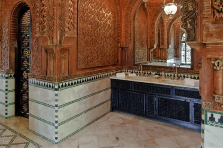 Cu o zi înainte să fie arestat, Jeffrey Epstein a încercat să cumpere un palat în Maroc. Cum arată proprietatea de 18 milioane $ 1049524