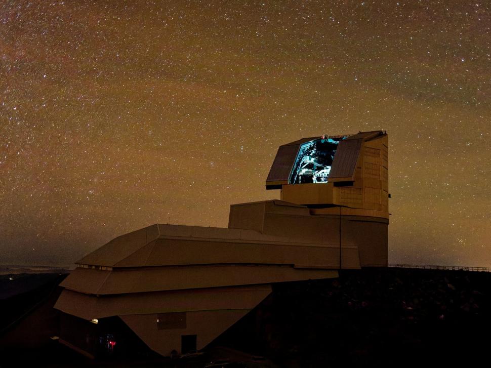 Număr uluitor de descoperiri astronomice, într-o singură noapte. Observatorul Vera Rubin a emis 800.000 de alerte de schimbări pe cer 1049514
