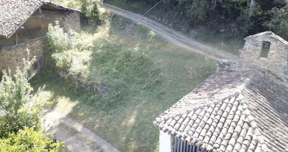 Un sat întreg din Spania se vinde la reduceri, cu 380.000 de euro. Are 10 case, un schit și o poveste interesantă 1049615