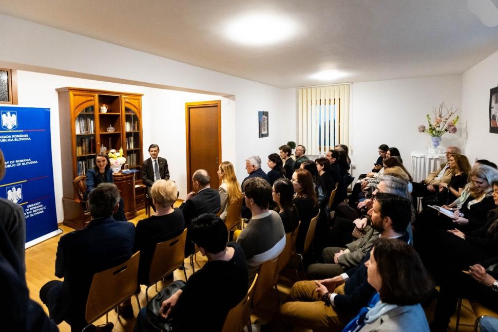 Vizita oficială a şefei diplomaţiei române în Slovenia, prima la acest nivel după cinci ani. Mesajul transmis de Oana Ţoiu 1049875