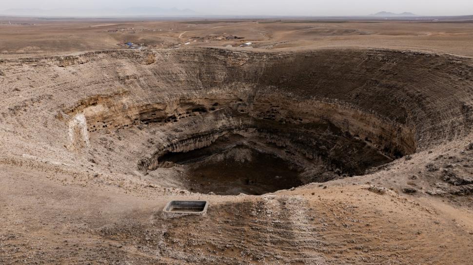 De ce se scufundă pământul în Turcia. Doar în Konya sunt 700 de doline gigantice, adânci de zeci de metri. „Trăiesc permanent cu frică” 1049934