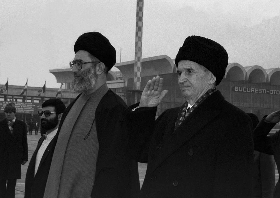 Ali Khamenei a vizitat România în 1989: Primit cu onoruri de Ceaușescu, a călătorit cu metroul din București, a văzut și Casa Poporului 1050113