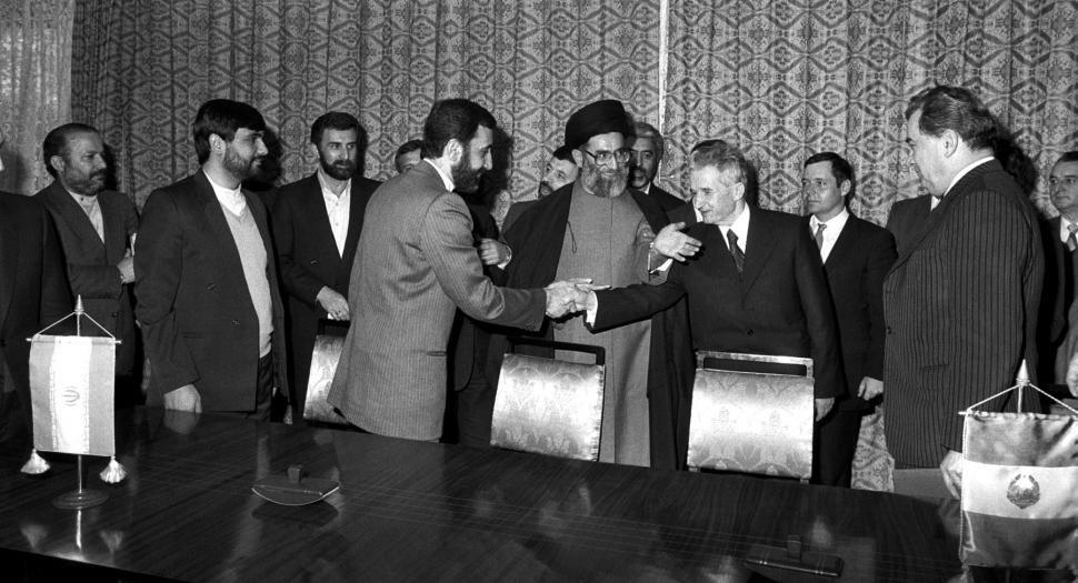 Ali Khamenei a vizitat România în 1989: Primit cu onoruri de Ceaușescu, a călătorit cu metroul din București, a văzut și Casa Poporului 1050117