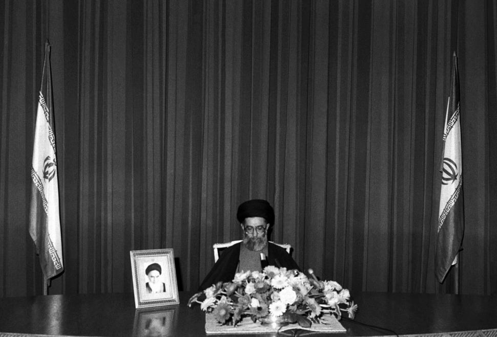 Ali Khamenei a vizitat România în 1989: Primit cu onoruri de Ceaușescu, a călătorit cu metroul din București, a văzut și Casa Poporului 1050118