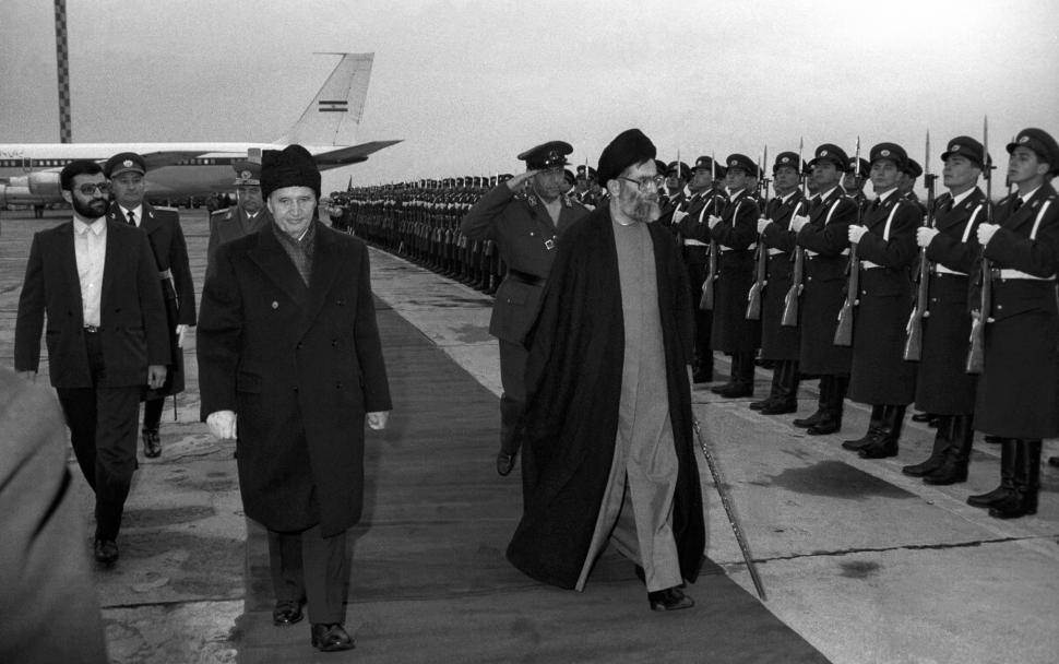 Ali Khamenei a vizitat România în 1989: Primit cu onoruri de Ceaușescu, a călătorit cu metroul din București, a văzut și Casa Poporului 1050128