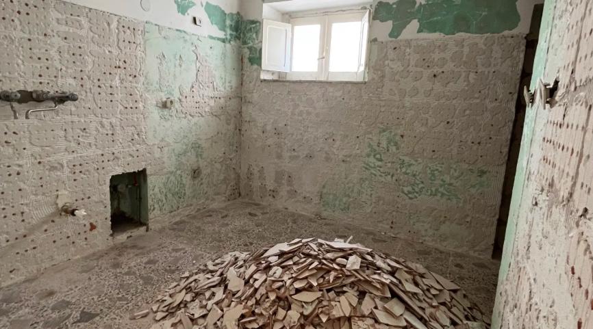 Doi americani care s-au mutat într-una din casele ieftine din Italia cheltuiesc aici 1.000 de euro pe lună și sunt foarte mulțumiți 1050153