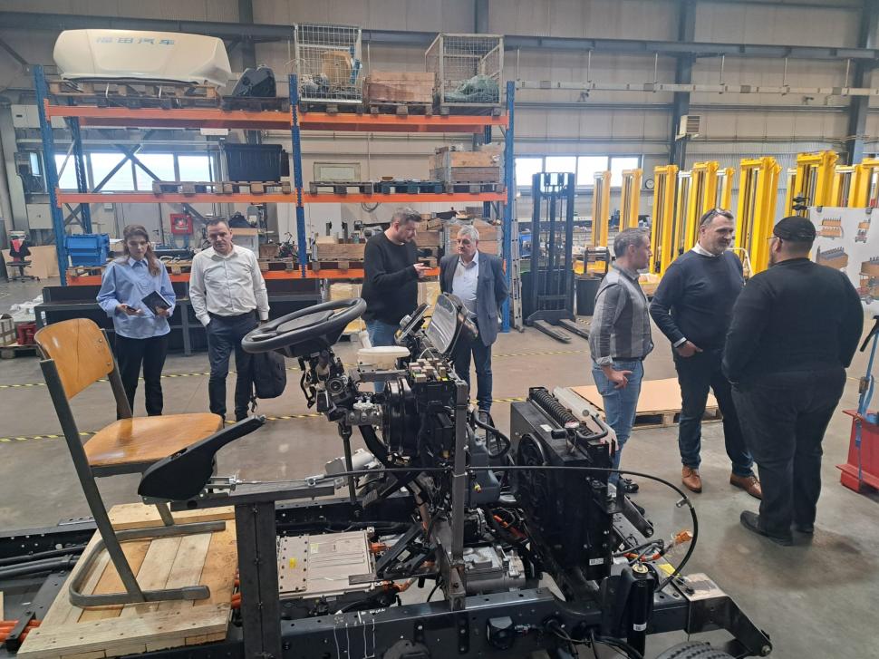 Primele imagini cu replica autobuzului etajat MARTA, fabricat la Arad în 1908: "Este conceput ca un spaţiu cultural mobil" 1050177