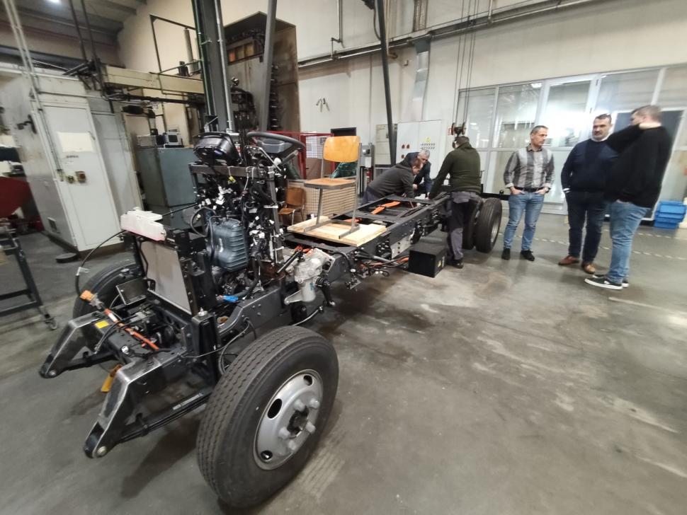 Primele imagini cu replica autobuzului etajat MARTA, fabricat la Arad în 1908: "Este conceput ca un spaţiu cultural mobil" 1050178