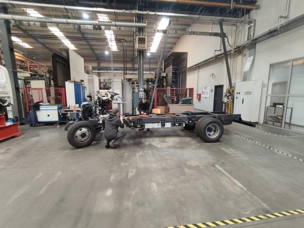 Primele imagini cu replica autobuzului etajat MARTA, fabricat la Arad în 1908: "Este conceput ca un spaţiu cultural mobil" 1050179