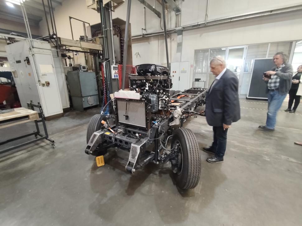 Primele imagini cu replica autobuzului etajat MARTA, fabricat la Arad în 1908: "Este conceput ca un spaţiu cultural mobil" 1050180