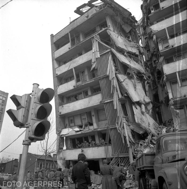 49 de ani de la cutremurul din 4 martie 1977. Zeci de clădiri prăbuşite şi 1578 de victime. Un om a fost scos de sub ruine după 10 zile 1050508