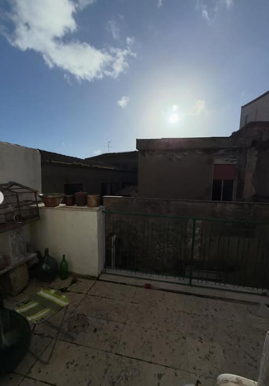 Cum l-a salvat de datorii casa de 1 euro pe care un bărbat a cumpărat-o în Sicilia. Între timp, veniturile lui s-au dublat 1050617