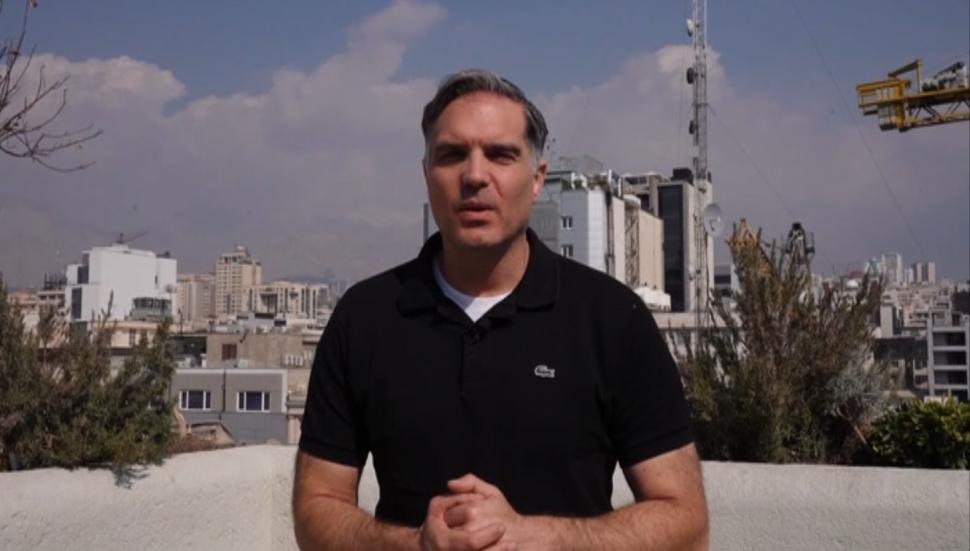 CNN: Primele imagini filmate în Iran, de la începutul războiului. Fum peste ruine, o Dacia Logan albă în trafic și străzi pustii 1051347