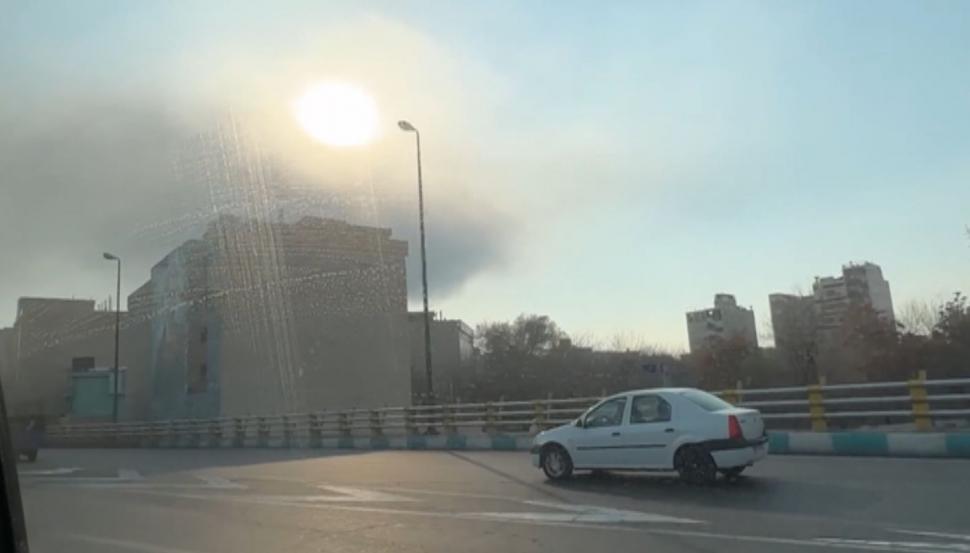 CNN: Primele imagini filmate în Iran, de la începutul războiului. Fum peste ruine, o Dacia Logan albă în trafic și străzi pustii 1051351