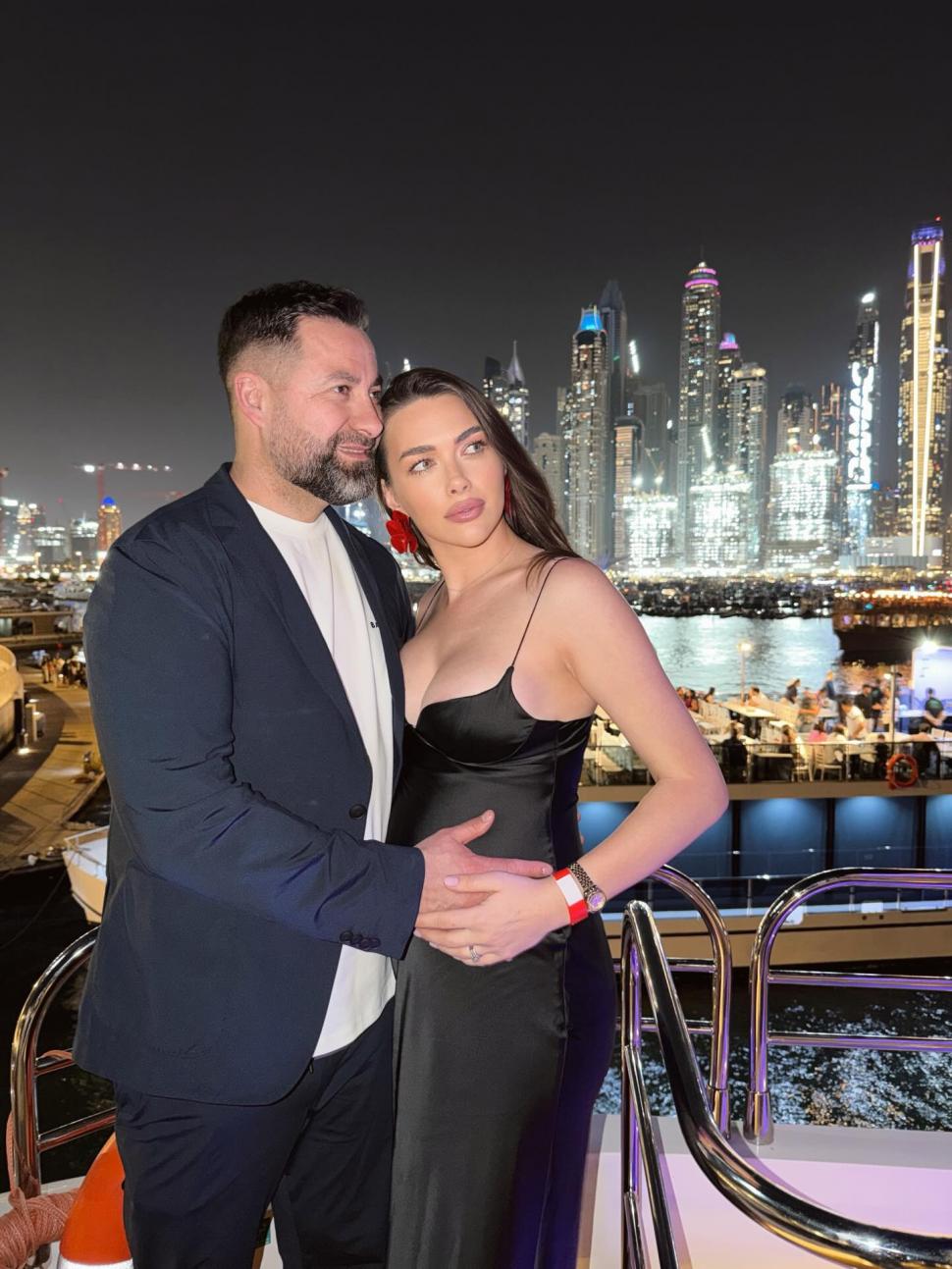 Blocat în Dubai cu fiica de 1 an şi 5 luni, un cuplu de la Insula Iubirii a revenit în Bucureşti: Ne-au sunat aseară de la Consulat 1051663