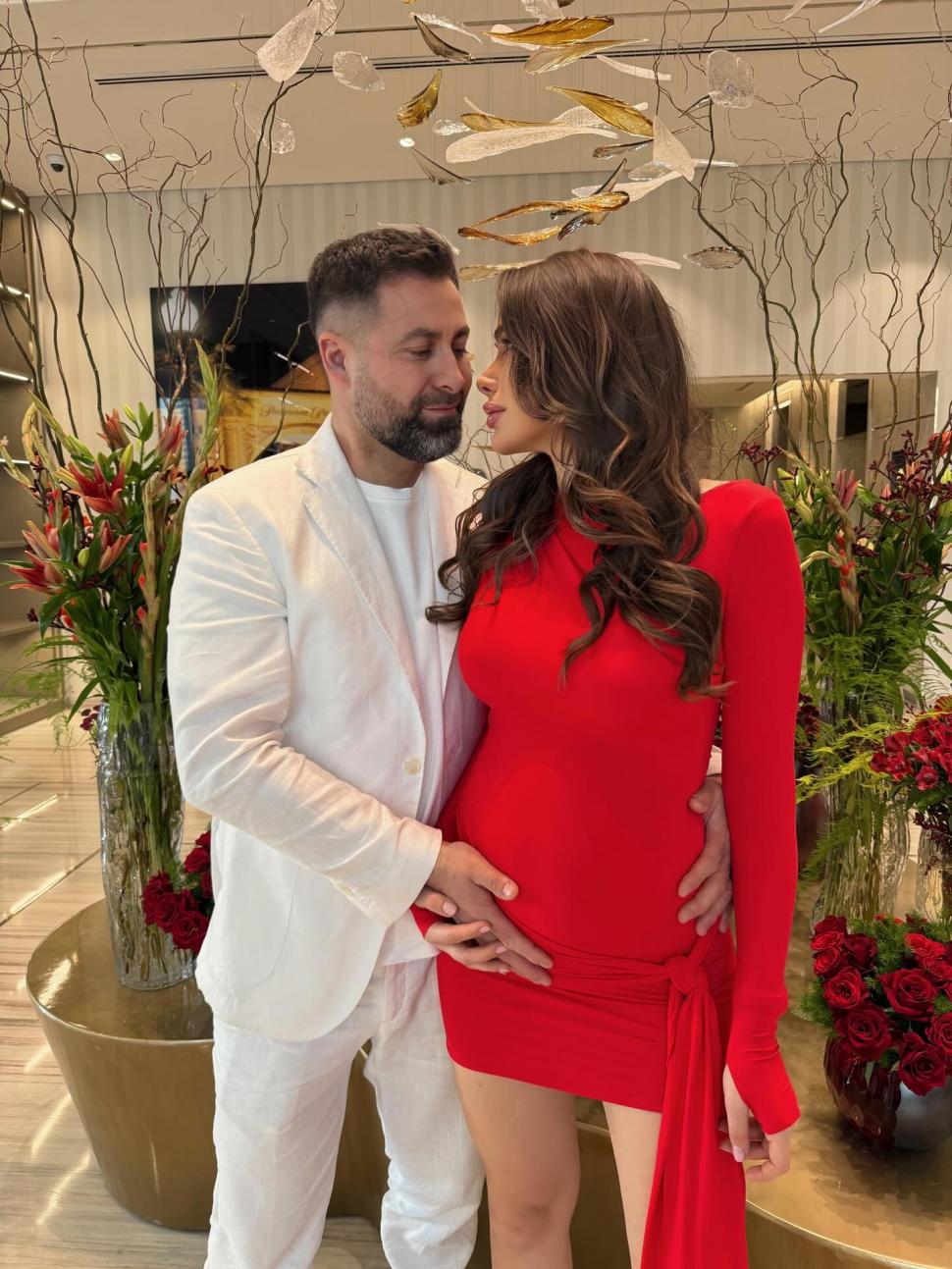 Blocat în Dubai cu fiica de 1 an şi 5 luni, un cuplu de la Insula Iubirii a revenit în Bucureşti: Ne-au sunat aseară de la Consulat 1051739