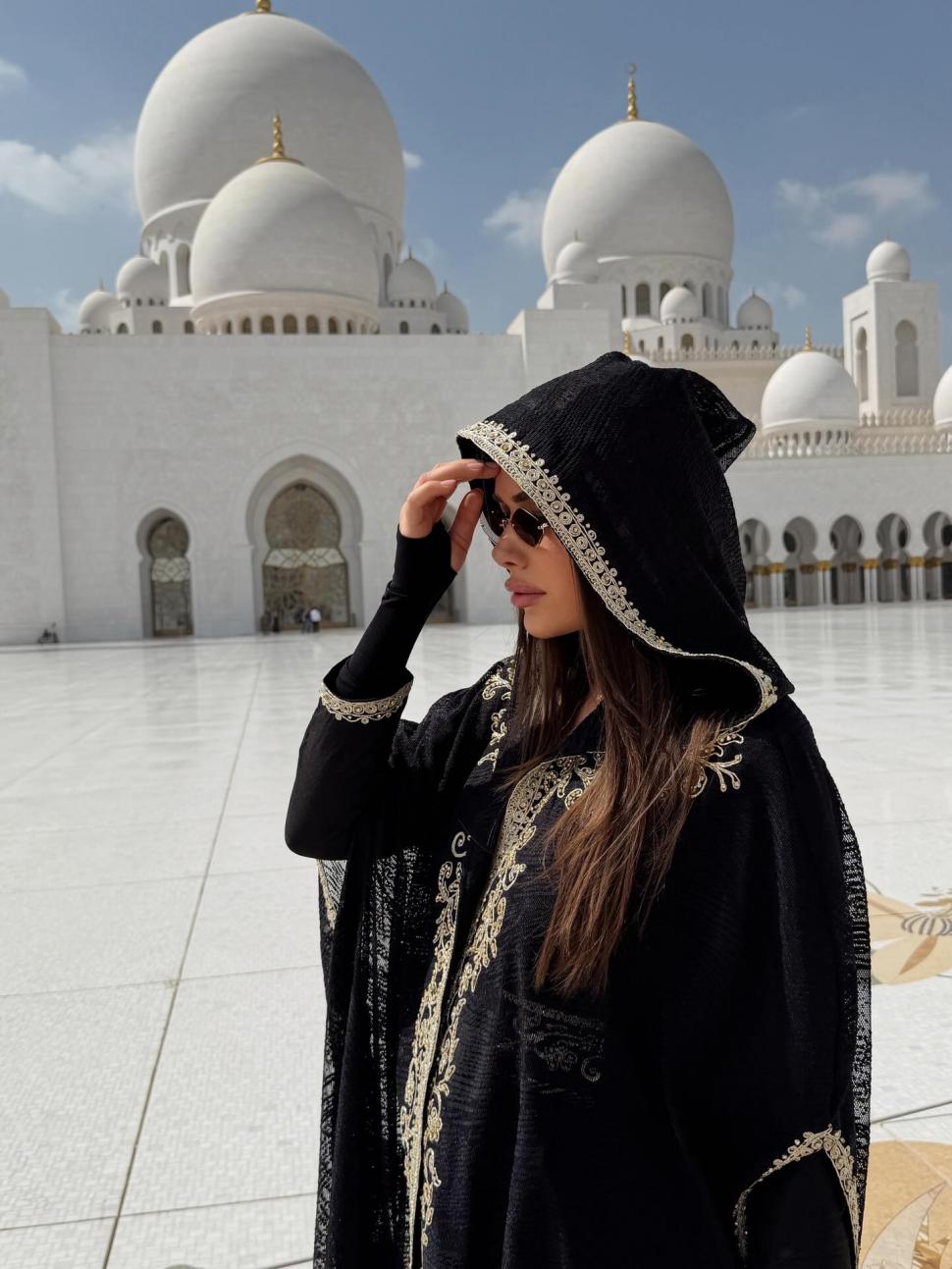 Blocat în Dubai cu fiica de 1 an şi 5 luni, un cuplu de la Insula Iubirii a revenit în Bucureşti: Ne-au sunat aseară de la Consulat 1051744