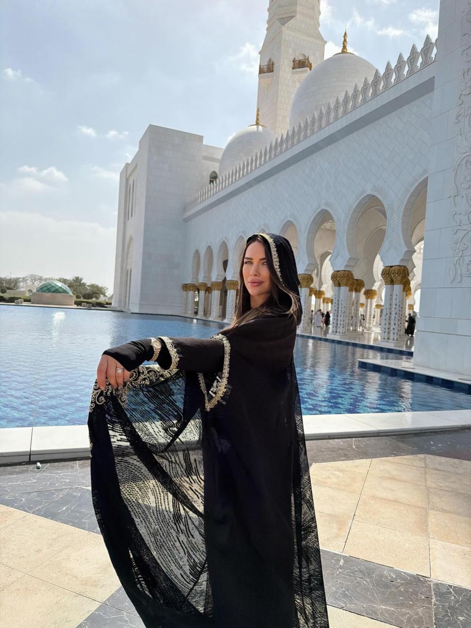 Blocat în Dubai cu fiica de 1 an şi 5 luni, un cuplu de la Insula Iubirii a revenit în Bucureşti: Ne-au sunat aseară de la Consulat 1051746