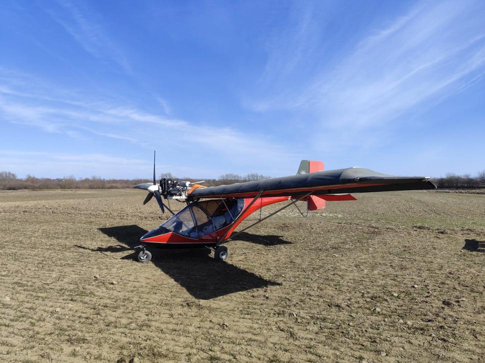 Un ucrainean aterizat cu avionul la Suceava, după ce a fugit de războiul din țara sa. Cum au reacționat autoritățile române 1051804