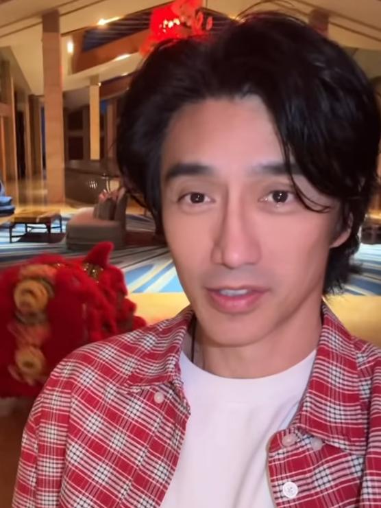 Un bărbat din Singapore a provocat o undă de șoc când a anunțat pe Instagram că tocmai a împlint 60 de ani 1052008