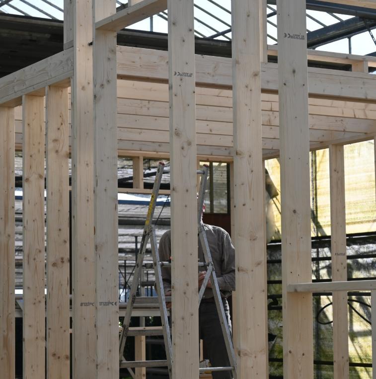 Un cuplu fără nicio experiență în construcții și-a făcut o casă de la zero cu ajutorul ChatGPT, în Olanda. Au, totuși, un sfat prețios 1051916