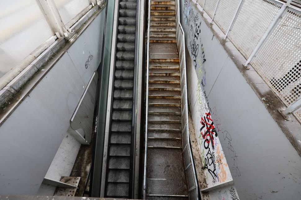 Pasajul Basarab va fi reparat, deși nu are recepția făcută de 15 ani. Ciucu: „Suma se ridică undeva spre 80 de milioane” 1052401