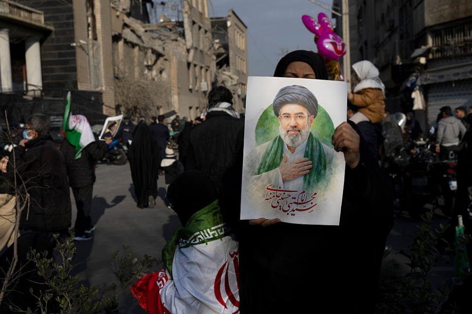 Unde e Mojtaba Khamenei? Propaganda iraniană l-a generat cu AI pe noul ayatollah 1052476