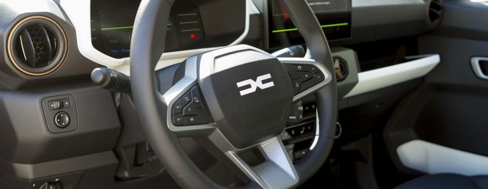 Ce spun experții despre noua Dacia Striker. Top Gear: E o maşină care arată bine. Acest model va propulsa producătorul Dacia în viitor 1052514