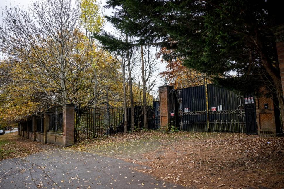 Iranienii bogați și-au cumpărat case pe „strada miliardarilor” din Londra și le-au abandonat: „Regatul Unit a închis ochii” 1052637