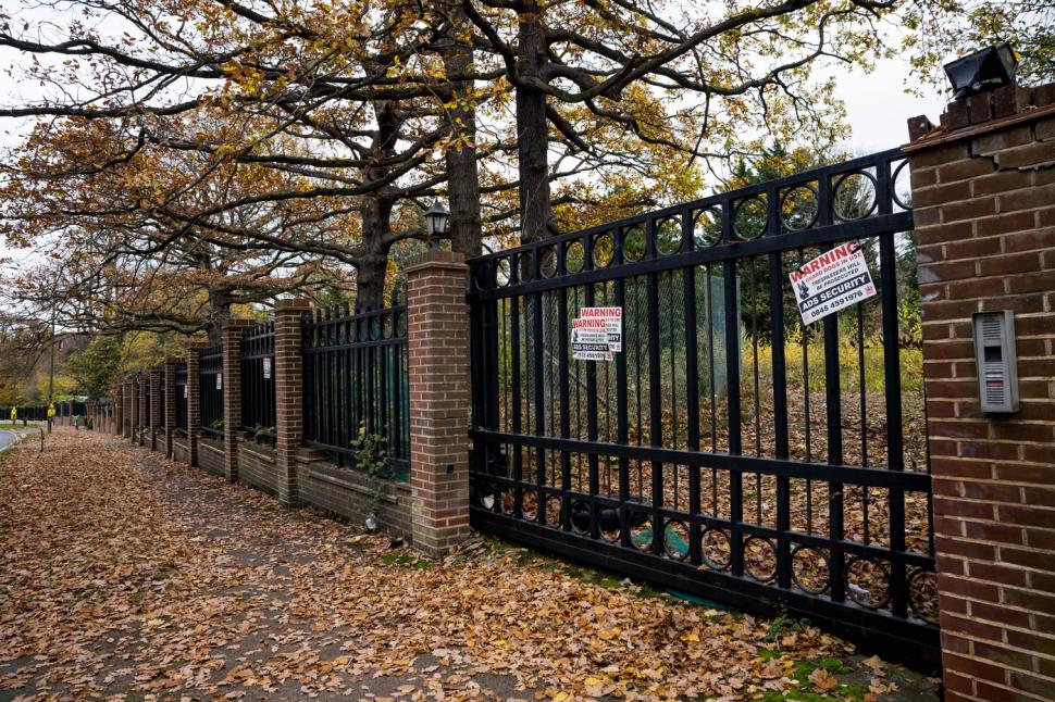 Iranienii bogați și-au cumpărat case pe „strada miliardarilor” din Londra și le-au abandonat: „Regatul Unit a închis ochii” 1052641