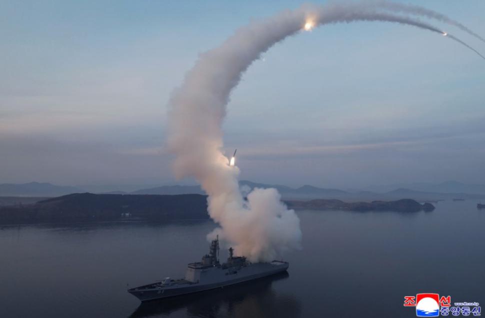 Kim Jong Un și-a luat fiica minoră și la teste cu rachete, după ce a dus-o la trageri cu pușca cu lunetă 1052595