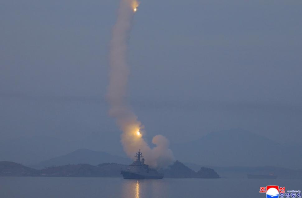 Kim Jong Un și-a luat fiica minoră și la teste cu rachete, după ce a dus-o la trageri cu pușca cu lunetă 1052598