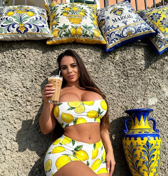 O femeie care a lucrat pe iahturi de lux spune cum este, de fapt, să fii pe mare alături de miliardari 1052695