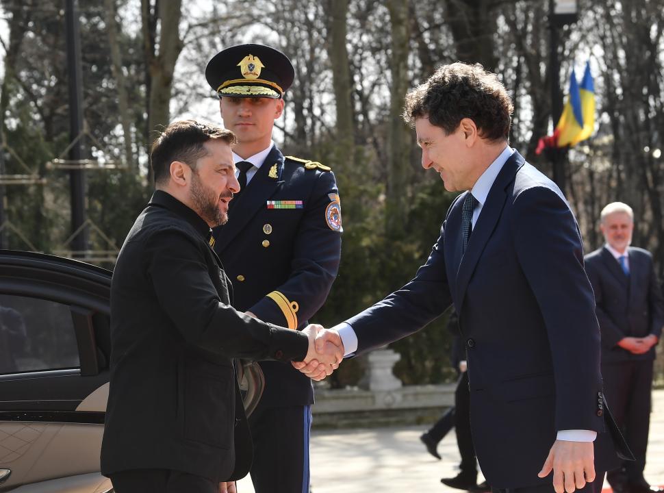 Vizita lui Zelenski la București, surprinsă în imagini. Cum a fost primit de Nicușor Dan la Cotroceni  1053014