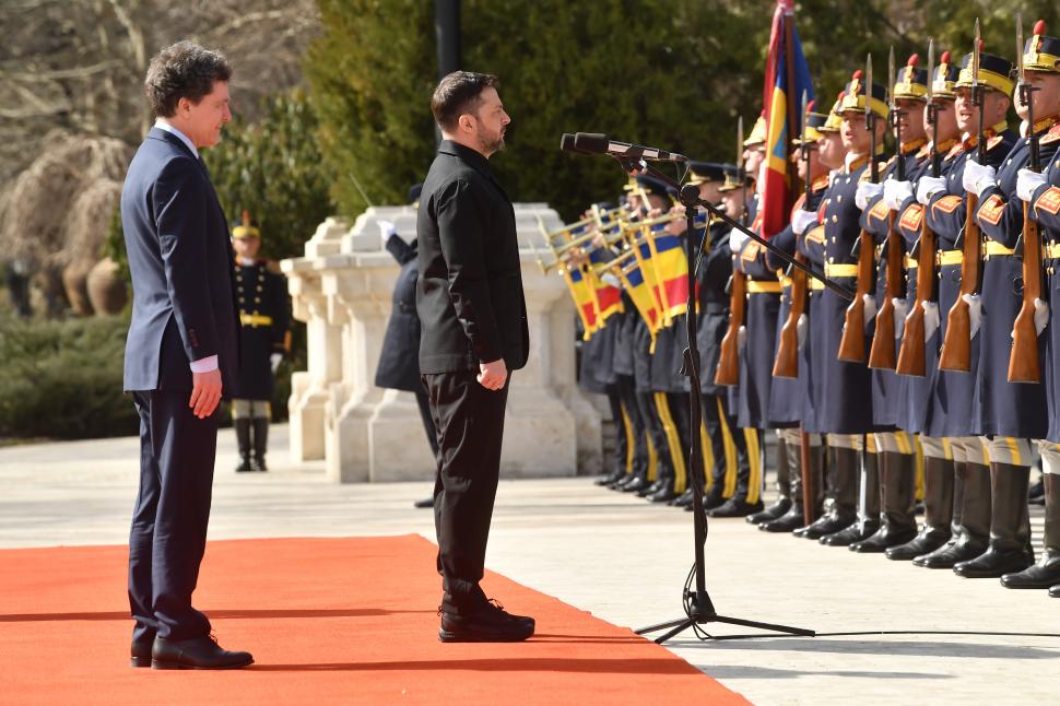 Vizita lui Zelenski la București, surprinsă în imagini. Cum a fost primit de Nicușor Dan la Cotroceni  1053019