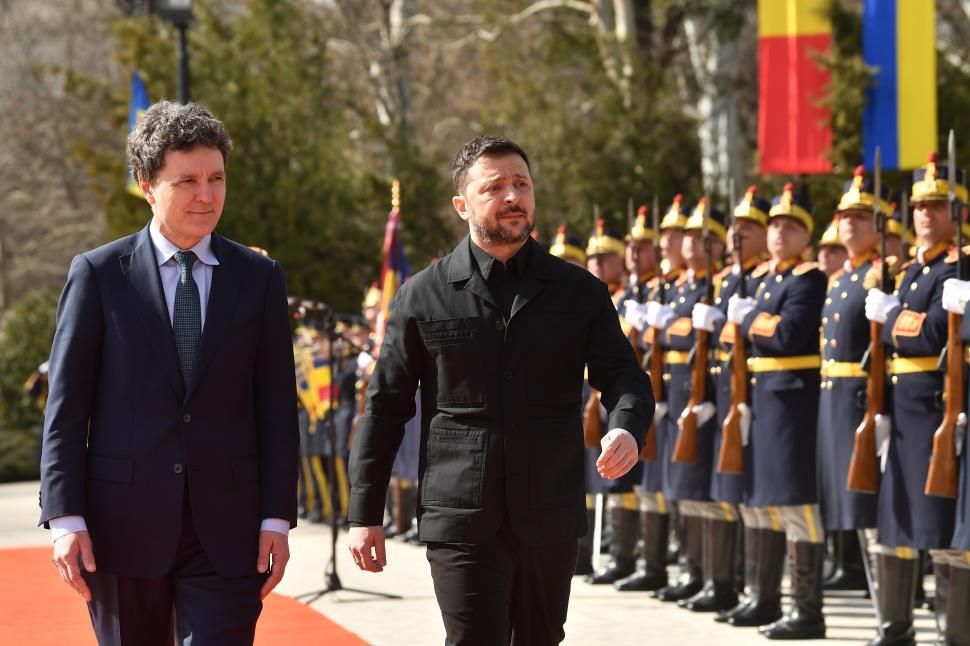 Vizita lui Zelenski la București, surprinsă în imagini. Cum a fost primit de Nicușor Dan la Cotroceni  1053022