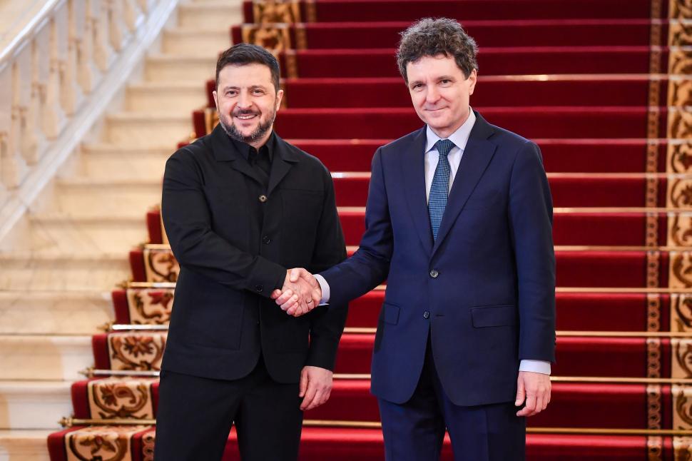 Vizita lui Zelenski la București, surprinsă în imagini. Cum a fost primit de Nicușor Dan la Cotroceni  1053027
