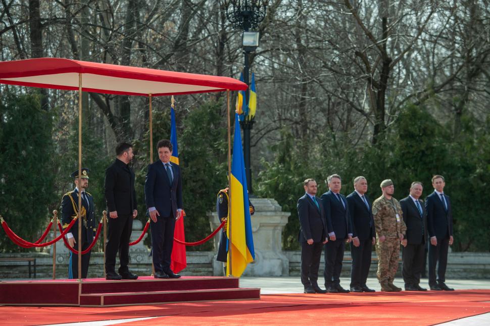 Vizita lui Zelenski la București, surprinsă în imagini. Cum a fost primit de Nicușor Dan la Cotroceni  1053032