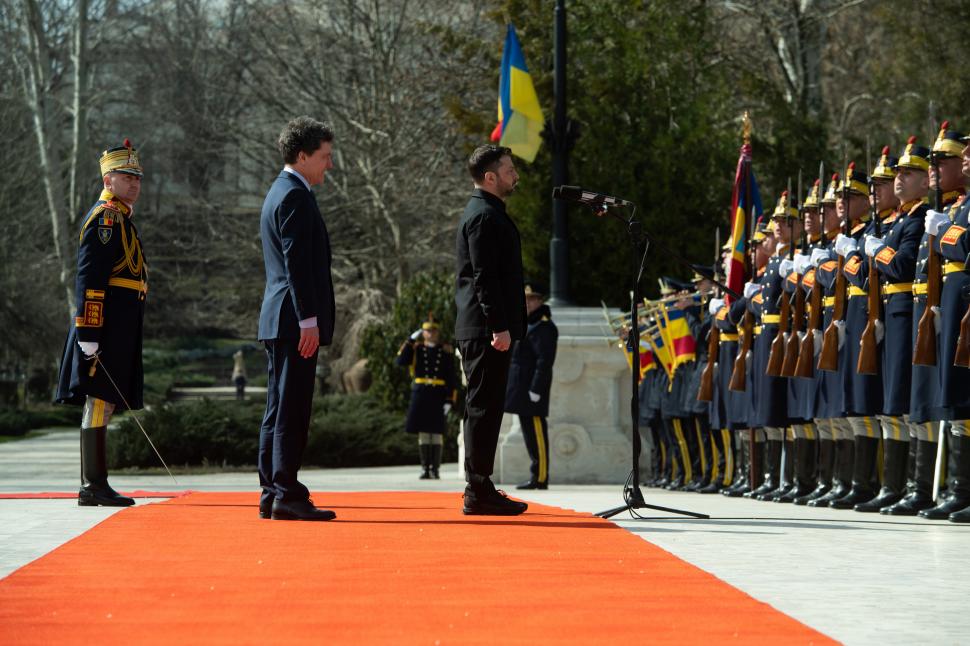 Vizita lui Zelenski la București, surprinsă în imagini. Cum a fost primit de Nicușor Dan la Cotroceni  1053037