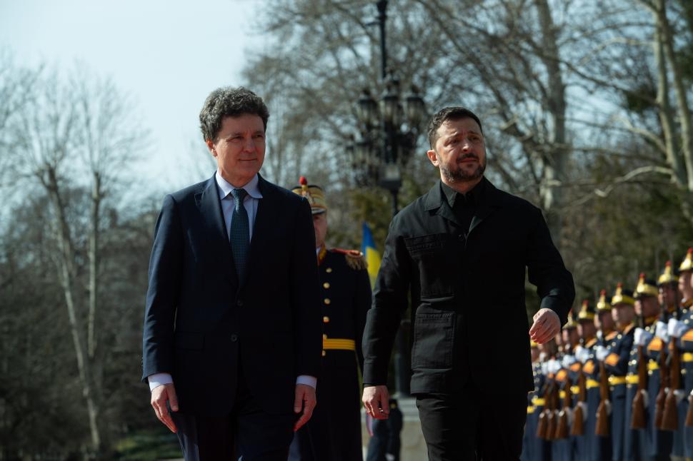 Vizita lui Zelenski la București, surprinsă în imagini. Cum a fost primit de Nicușor Dan la Cotroceni  1053040