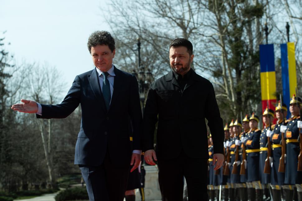 Vizita lui Zelenski la București, surprinsă în imagini. Cum a fost primit de Nicușor Dan la Cotroceni  1053041