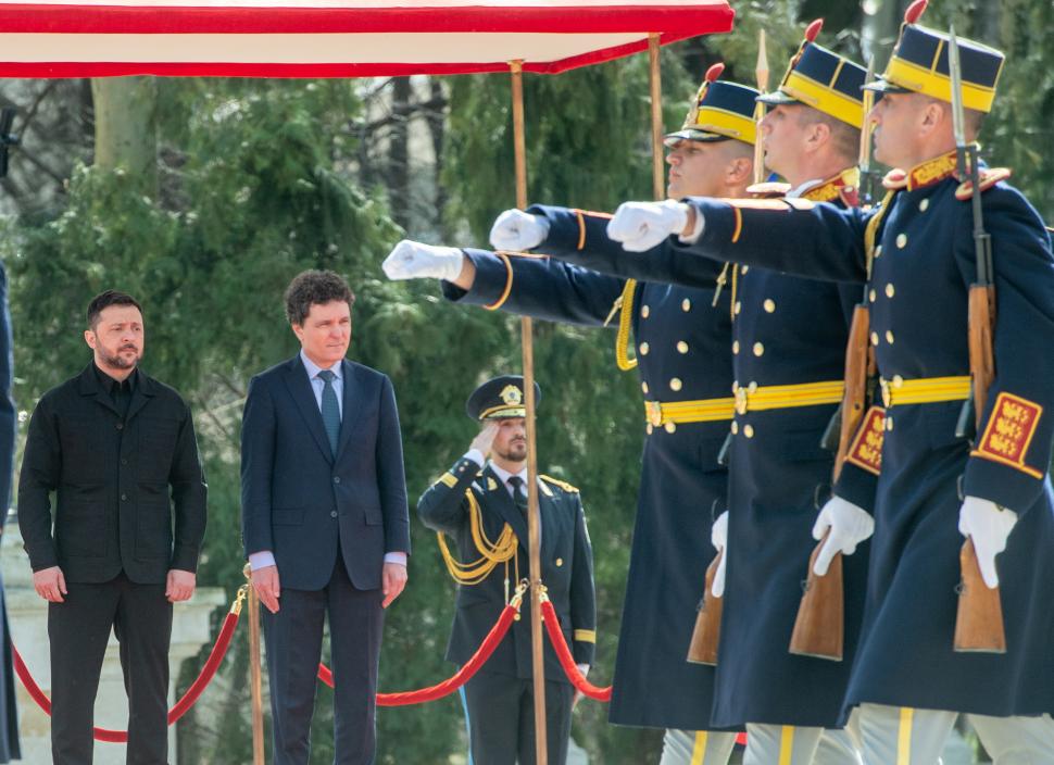 Vizita lui Zelenski la București, surprinsă în imagini. Cum a fost primit de Nicușor Dan la Cotroceni  1053047