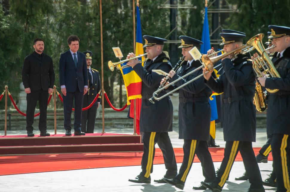 Vizita lui Zelenski la București, surprinsă în imagini. Cum a fost primit de Nicușor Dan la Cotroceni  1053048