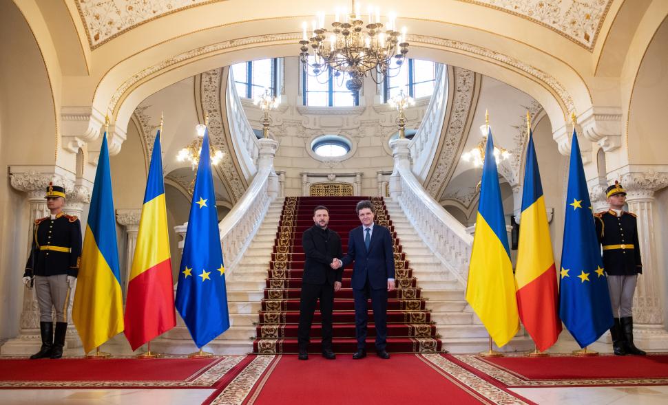 Vizita lui Zelenski la București, surprinsă în imagini. Cum a fost primit de Nicușor Dan la Cotroceni  1053051