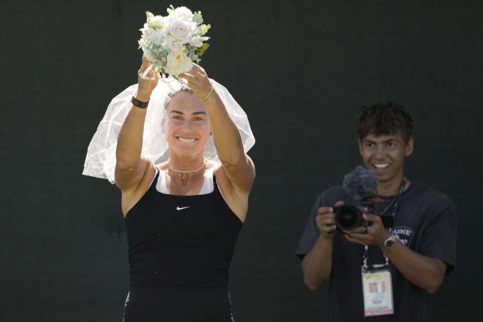 Aryna Sabalenka și-a făcut apariția la Indian Wells cu un voal de mireasă  1053219