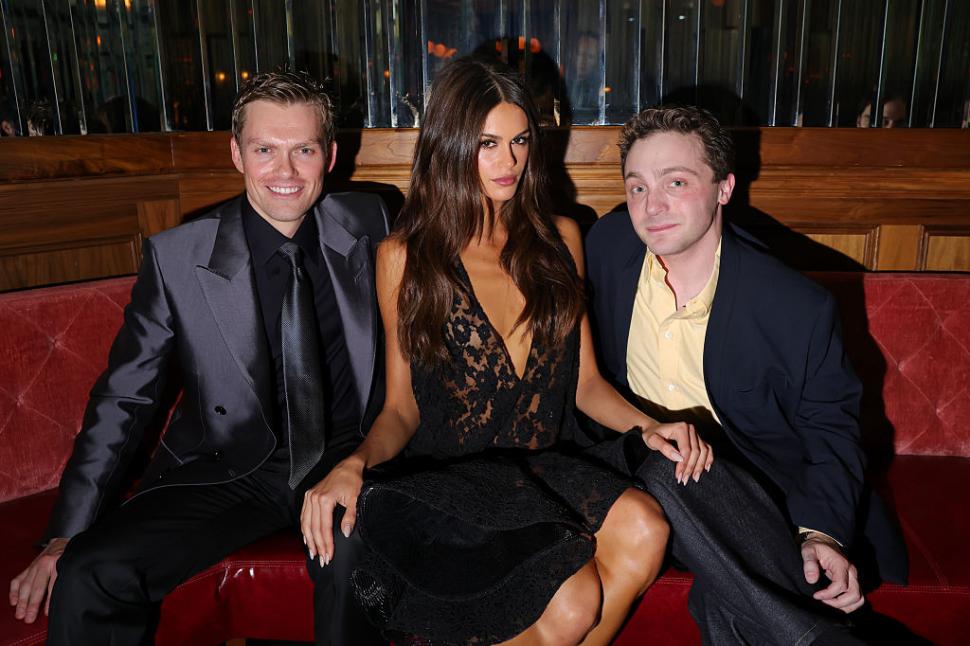 În aşteptarea Oscarurilor, noua generaţie de actori de la Hollywood şi-a dat întâlnire la o petrecere de lux 1053237