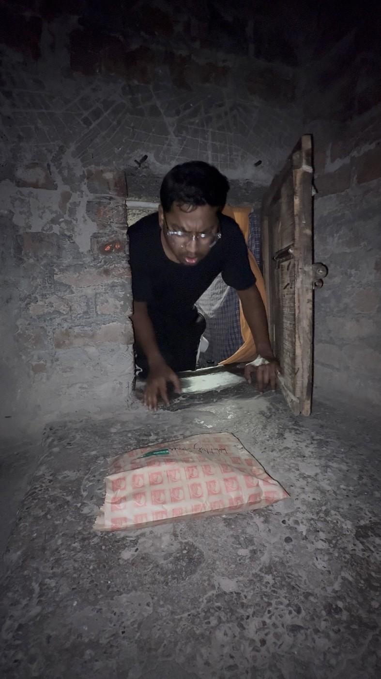 Un tânăr s-a mutat într-o „cutie din beton” fără ferestre după ce a rămas șomer, iar acum câștigă o avere din asta 1053349