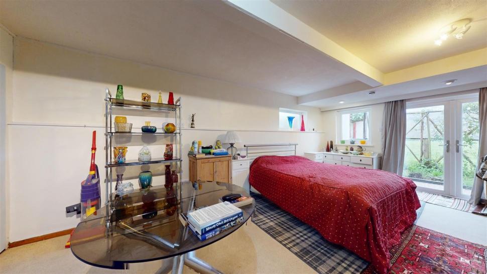 Vechea gară care ascundea idila secretă a prințului de Wales e acum o locuință de lux și se vinde cu 800.000 de lire 1053312